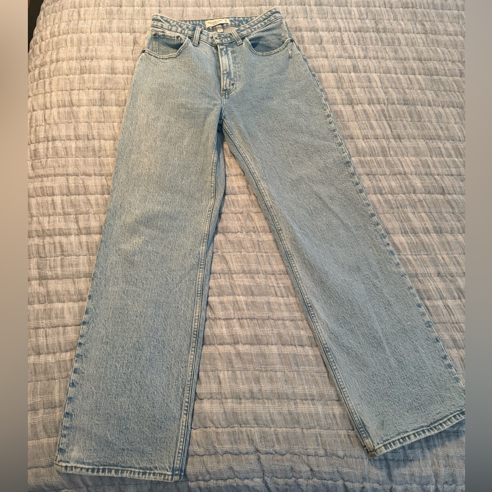 Abercrombie & Fitch Women's Light Blue Straight Leg Jeans